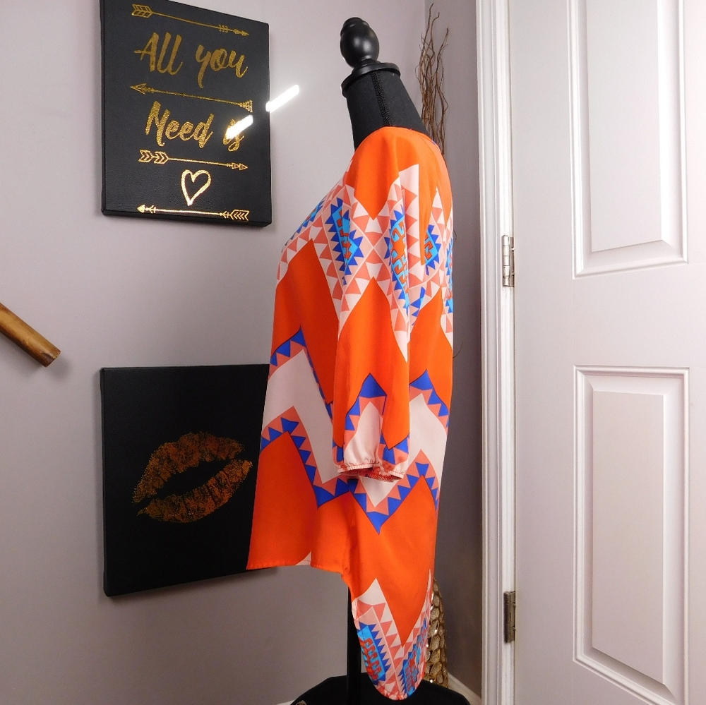 🌻 Miami Vibrant Aztec Pattern High-Low Blouse - Picture 3 of 8
